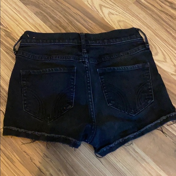 Shorts - Picture 2 of 3